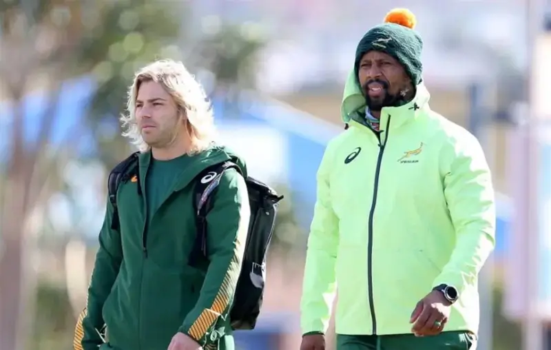 Четверо членов команды Ниенабера обязались работать в сборной Южной Африки до 2027 года.