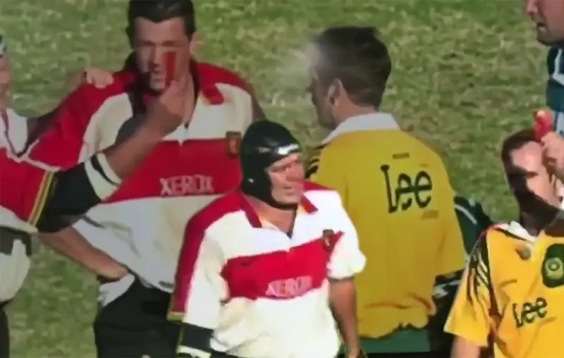 Нечестная игра. Эпизод 12. Бали Сварт показывает красную карточку арбитру Андре Уотсону (1998)