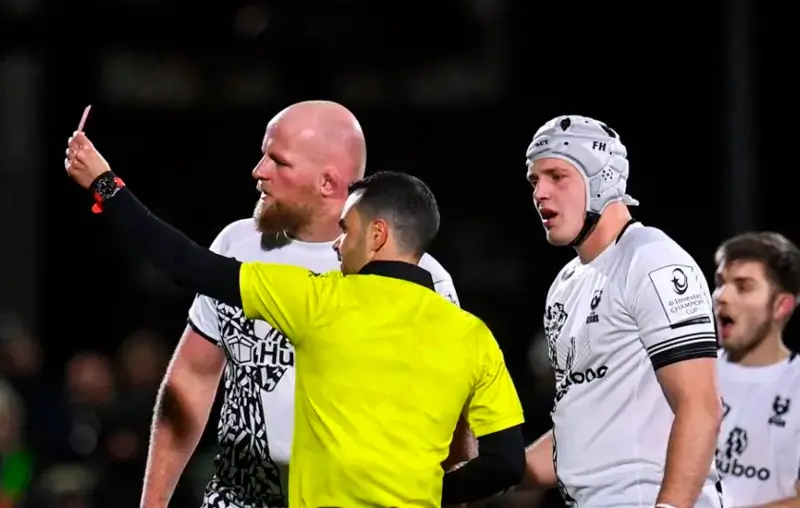 'Рад, что ушел на пенсию': Найджел Оуэнс вступает в дискуссию о красных карточках в Бристоле