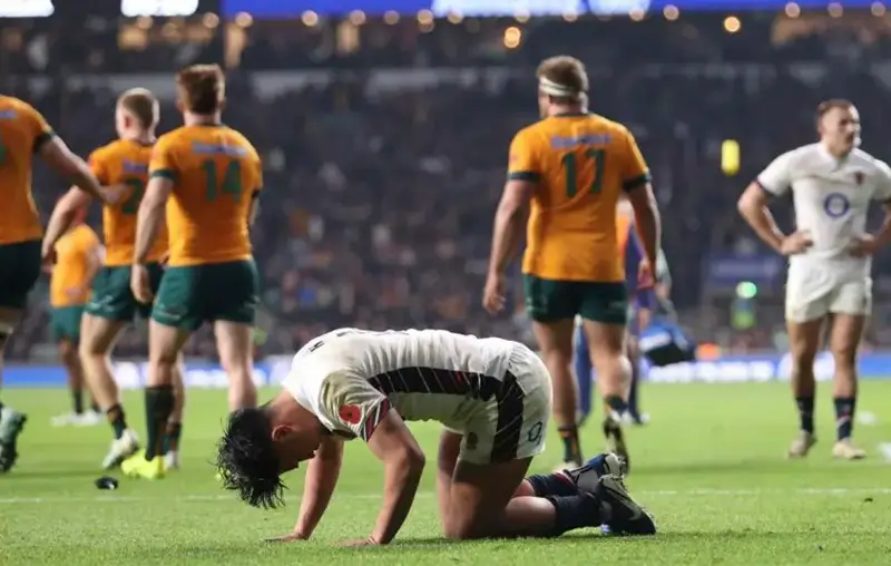Австралия побеждает Англию благодаря попытке на последних секундах