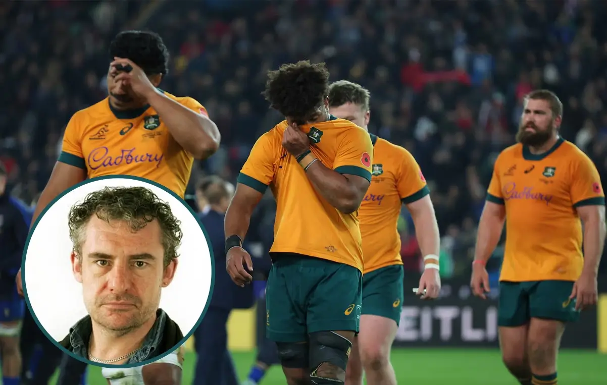 Роб Валетини из сборной Австралии (в центре) уходит с поля после поражения своей команды от Италии в Удине, Италия, в прошлую субботу. Фото: Timothy Rogers/Getty Images