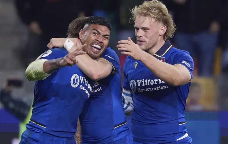 Монти Иоане (слева) занёс попытку за Италию во втором тайме. (Фото: Getty Images/Federugby, Эммануэле Чанчалини)